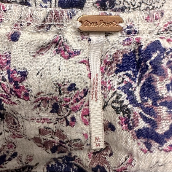 Free People cotton Love Charm T back crop top Size M Ruffle hem and tie front - Picture 9 of 10